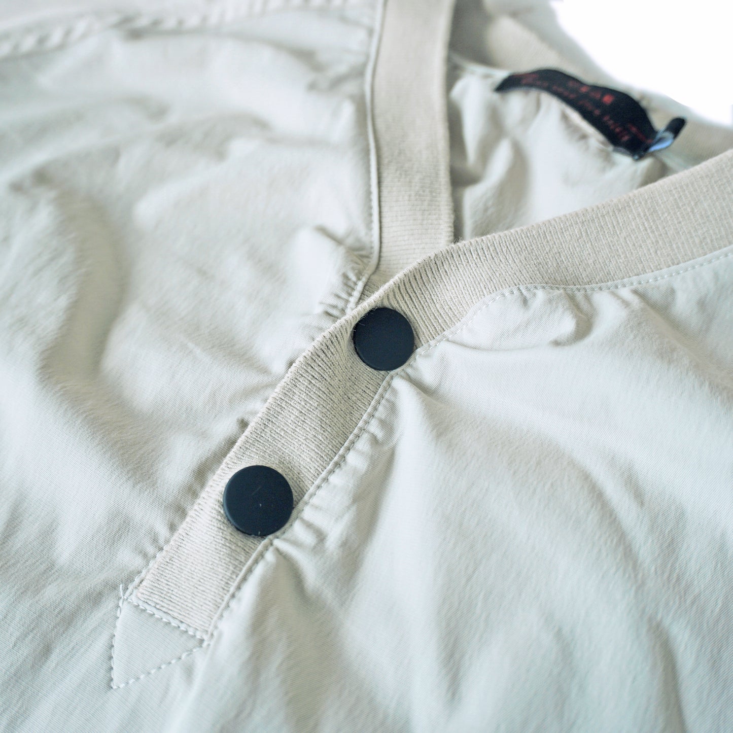 VIAE Riding Henley Short Sleeve Shirt Cream
